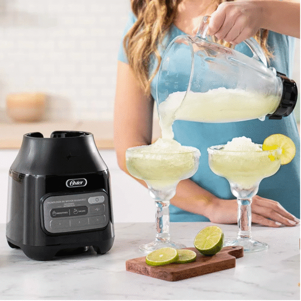 Licuadora Oster® con Tecnología Reversible con Vaso de Vidrio 1.5L  Negra Blstpegbrt - Image 6